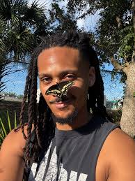 I wanna pick up beekeeping in my apartment. Thoughts?