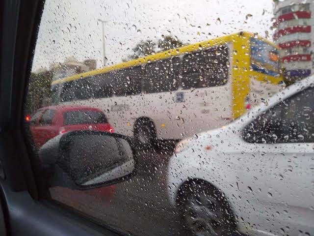 Resultado de imagem para Prepare-se: vem aí chuva forte, com rajadas de vento em Brasília"