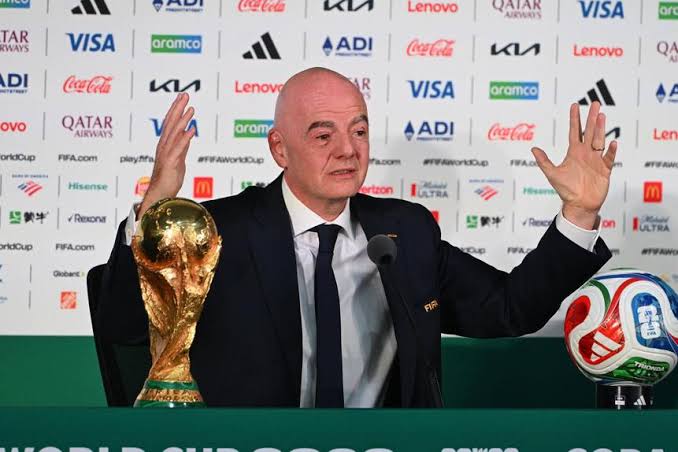 FIFA divulga salário milionário de Infantino | A Bola