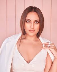 Sonakshi Sinha - News - IMDb