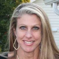 Holly Mayfield's Instagram, Twitter & Facebook