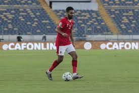 وانضم حسين الشحات إلى صفوف النادي الأهلي من العين الإماراتي في يناير 2019، مقابل 5 ملايين دولار، كأغلى لاعب في تاريخ القلعة الحمراء. 1n 5vts4jzjakm
