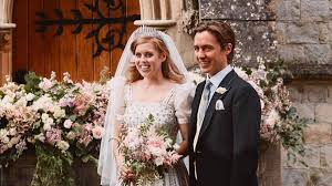 Jun 30, 2021 · denn mickie selbst trägt für ihn eher untypisch einen schicken anzug. Am Am Freitag Den 17 Juli Um 11 Uhr Britischer Zeit War Es Endlich So Weit Prinz Hochzeitskleid Hochzeitskleider Vintage Kleid Hochzeit