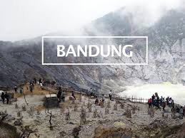 Kali ini riri mengambil cerita yuk simak dongeng asal usul gunung tangkuban perahu dalam cerita sangkuriang. 15 Wisata Lembang Bandung Yang Hits Dan Instagramable Desa Inggris