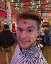 Adam Singer's Instagram, Twitter & Facebook