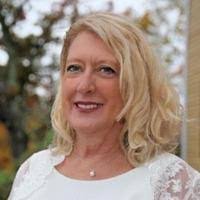 Debra Levesque's Instagram, Twitter & Facebook