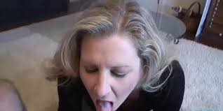 Blowjobs: mature sucking cock - Porn GIF Video | nebyda.com