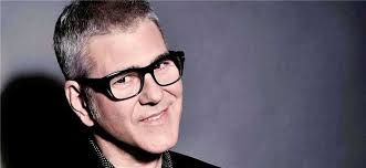 Amore per te è un brano reinterpretato magistralmente da michele zarrillo, la cui versione è stata pubblicata nel 2017. Michele Zarrillo Su Radio Airplay