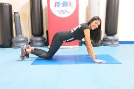 Ora indossate una tuta e delle comode scarpe da ginnastica. Ginnastica Prenatalizia 10 Esercizi Da Fare A Casa Foto Io Donna