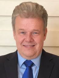 De vries, known for his investigative work exposing the criminal underworld, is fighting for his life after being shot in the netherlands' capital. Investment Offers Of Peter De Vries Smart Money Match