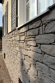 Haussockel Gestaltet Wie Aus Natursteinen Schutzt Das Mauerwerk Und Wirkt Einfach Stabil Und Modern M44 Murok Sierra Fassade Haus Haussockel Hausfassade