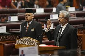 Awang haji mohd amin liew abdullah (dato dr amin) telah dilantik sebagai menteri di jabatan perdana menteri dan menteri kewangan dan ekonomi ii pada 27 september 2018, yang mana sebelum ini, dato dr amin telah memegang jawatan sebagai menteri kewangan ii. Tahniah P Waytha Moorthy Dilantik Sebagai Menteri Di Jabatan Perdana Menteri