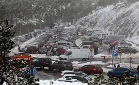 Encuentra información sobre qué visitar y lee opiniones sobre las mejores cosas para hacer en navacerrada. La Nieve Llega A Navacerrada Con Polemica Sobre El Aparcamiento Que Comparten Segovia Y Madrid El Norte De Castilla