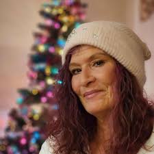 What are some tips for a 33-hour international flight with pets?