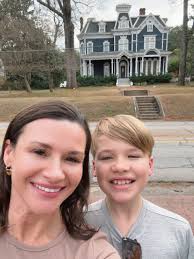 Mom? Remember me? I wanna go there too 😭😩😂