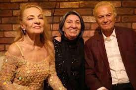 Nesrin cavadzade, 30 temmuz 1982'de azerbaycan'ın başkenti bakü'de doğdu ve türkiye'ye 11 yaşında geldi. Usta Oyuncu Nilufer Aydan 80 Yasini Kutladi Magazin Haberleri Magazin Haberleri