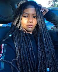 Mixed Black And Blue Braids Pin By Mixed K On Locs Femininos Natural Hair Styles Locs Hairstyles Dreadlock Styles