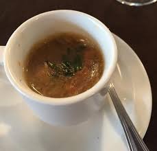 Au hameau de gourdifflots, en plein bourbonnais, deux paysans retraités, «le glaude» et «le bombé», se tiennent volontairement à l'écart du monde extérieur, plus occupés à faire bombance et à honorer la dive bouteille qu'à se soucier de la marche du siècle. Soupe Aux Choux Picture Of Le Bouchon Meursault Tripadvisor