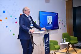 Deputy general counsel uki, regulatory, lre and infrastructure, deutsche bank ag, london branch. Deutsche Bank On Twitter Deutsche Bank Opened Its First Dbinnovationlab In Asia Pacific And Completes The Bank S Global Network Which Spans From Berlin To London New York Palo Alto And Now Singapore