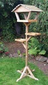 19 Easy To Make Bird Feeding Station Meowlogy Homemade Bird Houses Bird Houses Diy Homemade Bird Feeders