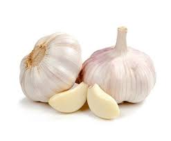 12 Astuces Malignes Pour Chasser Les Taupes Du Jardin Au Naturel Ail Bienfaits Gingembre Bienfaits Idee Recette Facile