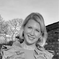 Amy Oram's Instagram, Twitter & Facebook