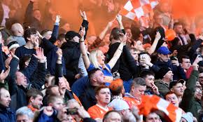 V roku 1896 přistoupil do profesionální football league, znovu do této soutěže přistoupil v roce 1900. Blackpool Fc On Twitter Attendance Inside Bloomfield Road This Afternoon Is 15 871 Including 373 Away Fans Wearemightyagain