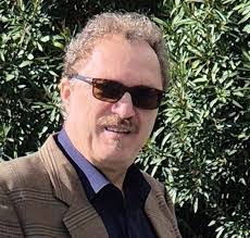 Leonard Wessel's Instagram, Twitter & Facebook