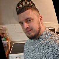 60+ "Daniel Hibbert" profiles