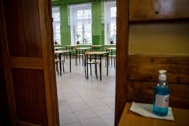 Decyzją ministra edukacji i nauki przemysława czarnka w związku z epidemią i koniecznością prowadzenia edukacji zdalnej egzamin ósmoklasisty i egzamin maturalny w 2021 r. Ne41ilbti0h1ym