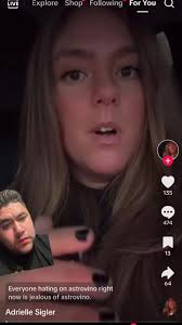 Chris Maraj 🫦 (@chris_maraj)