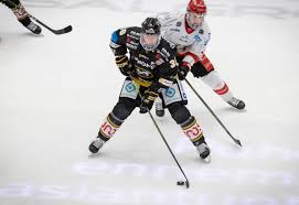 By rotowire staff may 19, 2021 at 4:17 pm et 1 min read jokinen will bring his professional career to. Karpat Sulkeutui Omaehtoiseen Kuplaan Osa Pelaajista Majoittuu Hotellissa Jussi Jokinen Pihasaunassaan Ei Se Silti Koti Ole Kun Ei Voi Nahda Vaimoa Ja Lapsia Kaleva