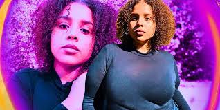 Amelia Bennett's Instagram, Twitter & Facebook