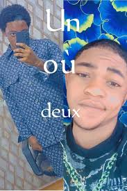 Photographer Jaklyn Larsen recently captured two orca sightings along the  Oregon coast: 📸 1: April 21 — Siuslaw River: A lone adult male orca known  as T051, or Roswell, swam more than