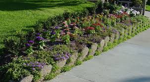 Create Beautiful Edging And Borders With Verdura Blocks Front Yard Retaining Wall Blocks Retaining Wall