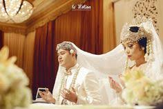 Suku di pulau jawa yang mendominasi selain suku jawa adalah suku sunda. 58 Pernikahan Adat Sunda Sundanese Wedding Ideas Wedding Photo Indonesian Wedding