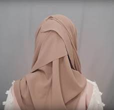 Bukan hanya hijab segi empat saja, tapi hijab pashmina juga banyak dikenakan para muslimah. 4 Style Tutorial Hijab Pashmina Simple
