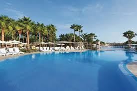 Santa maria town square and santa maria pier are notable landmarks, and the area's natural beauty can be seen at santa maria beach. Hotel Riu Palace Cabo Verde Ab 112 1 2 8 Bewertungen Fotos Preisvergleich Santa Maria Kape Verde Tripadvisor