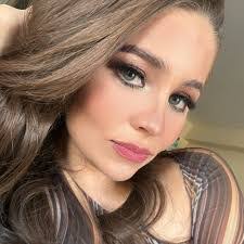 Karla Reeves's Instagram, Twitter & Facebook