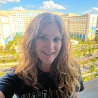 Bobbi Dively's Instagram, Twitter & Facebook