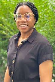 Tara Holman's Instagram, Twitter & Facebook