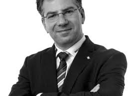 Guido Rasch übergibt an Fred Benz