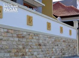 Dengan adanya taman di lingkungan rumah akan menciptakan rumah menjadi lebih taman bisa dibagi dalam taman natural dan taman buatan botani. Batu Alam Minimalis Batu Alam Gambar Pagar Tembok Depan Rumah Melex Indonesia