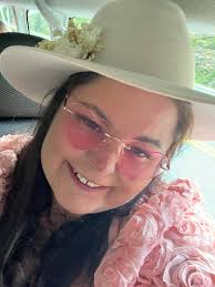 Niagara played host to another book birth this week with Heidi Howes!  #Motherful #Createcation #bookwritingretreat