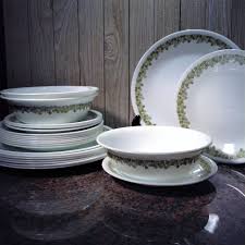 Corelle is a brand by world kitchen llc, a leading kitchenware producer that is headquartered in do you like bright colours? Corelle 25 Pc Crazy Daisy Spring Blossom Dinnerware Set Corning Corelle White Green Daisy Plates And Bowls Vintage Pyrex Plate Set Plates And Bowls Dinnerware Set Dinnerware