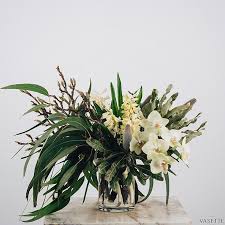 17 Fascinating Vintage Coastal Decor Ideas Tropical Flower Arrangements Modern Flower Arrangements Corporate Flowers