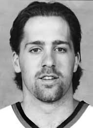 Player photos for the 1995-96 Guelph Storm at hockeydb.com