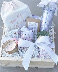 Www Boxandbowshop Wunderschon Entworfene Frau Der Zukunft Fur Ihre Braut Geschenke Freundin Engagement Gift Baskets Bridal Shower Gifts For Bride Engagement Gifts For Bride