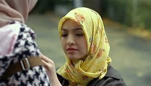 Her father is turkish honorary consulate rahmat shah. Makin Religius Raline Shah Akui Lebih Mendalami Agama Di Tengah Pandemi Islampos
