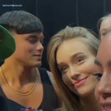sempre tão carinhoso com ela 😕💖 #sofley #sofyaplotnikova #baileymay  #foryou #sofleydajulia